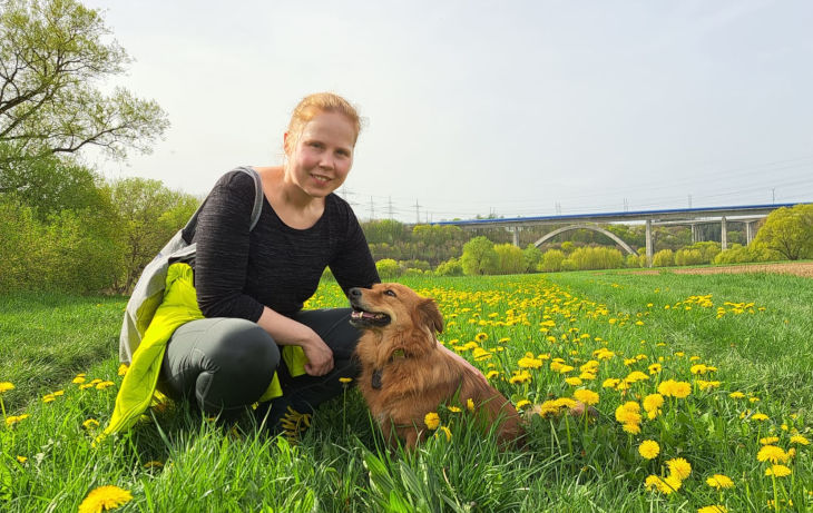 Dr. Amelie Grainger mit Hund Dr. Amelie Grainger mit Hund